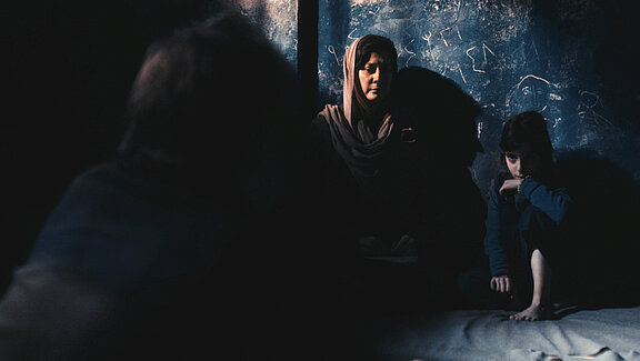 03_mother_and_child-Reem_Ali-Bisan_Mohammad-the_sparrow__c_kurtmayerfilm.jpg  